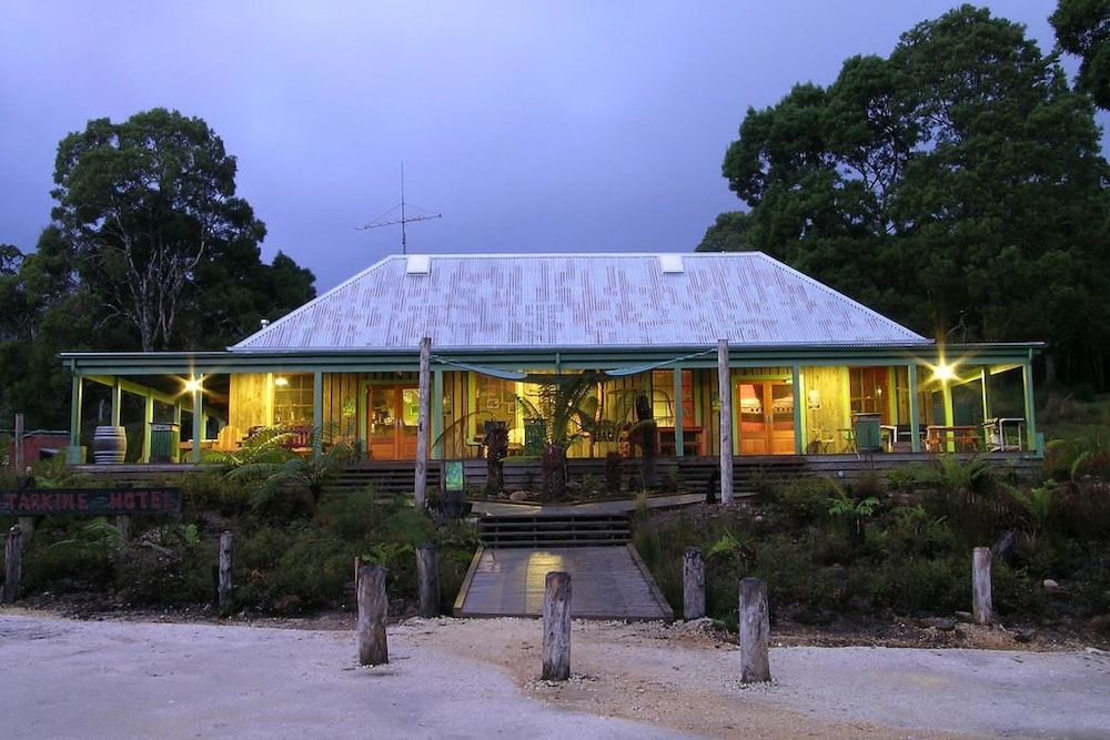 Corinna Wilderness Village -1 estrellas en Corinna