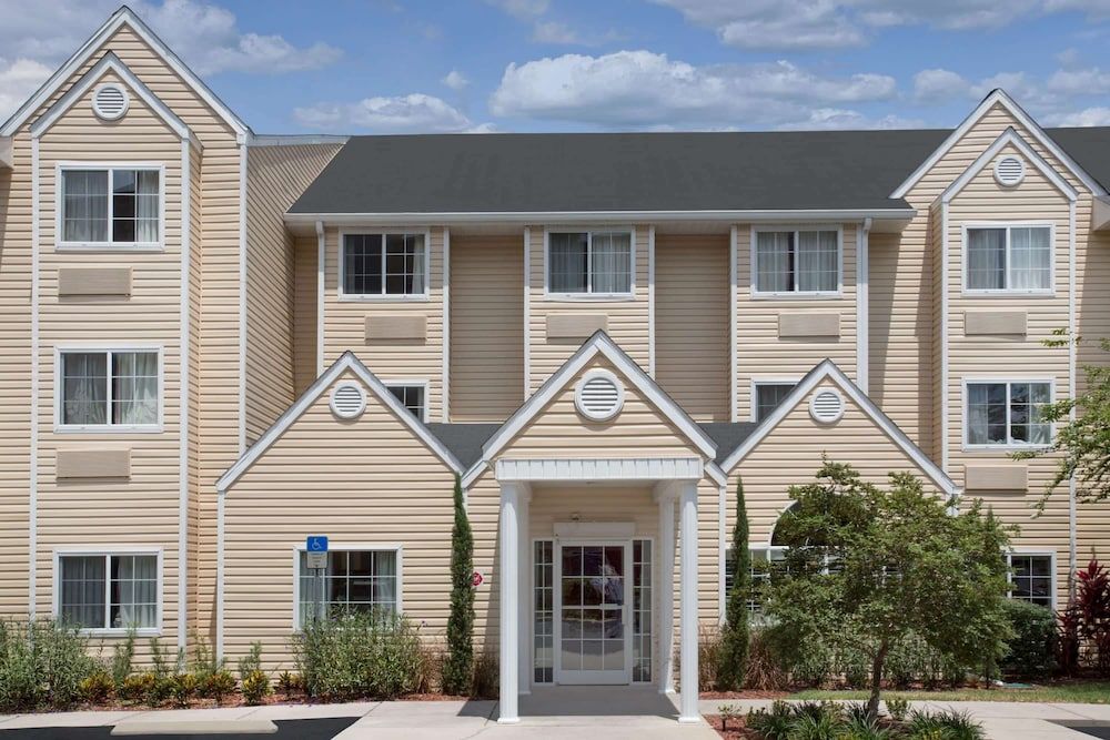 Microtel Inn & Suites by Wyndham Leesburg/Mt Dora 2 estrelas em Leesburg