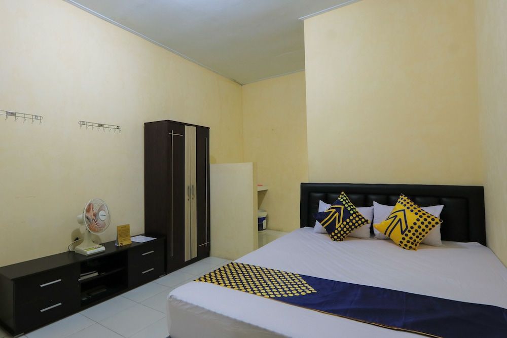 OYO 2371 Islami Family Residence 2 estrellas en Blimbingsari