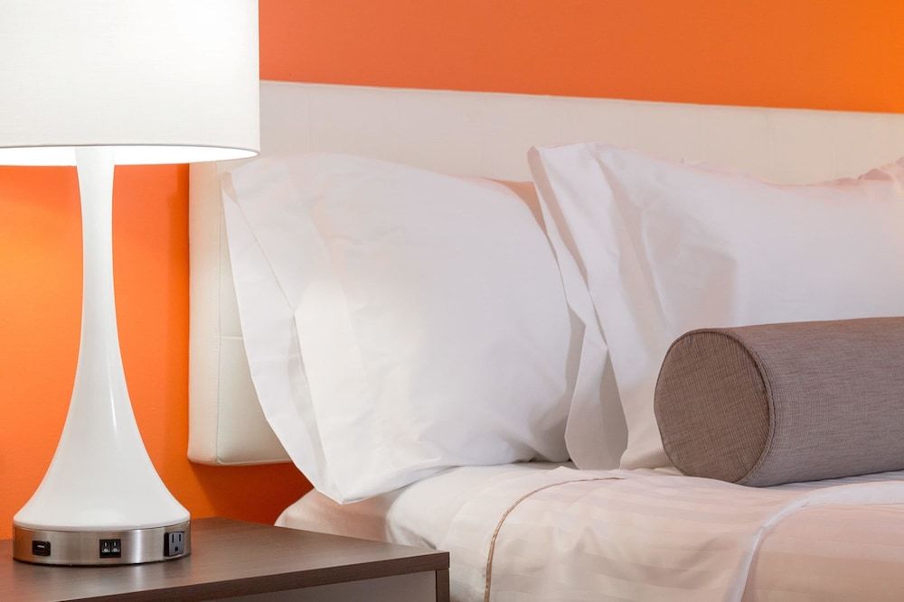Howard Johnson Hotel by Wyndham Toms River 3
