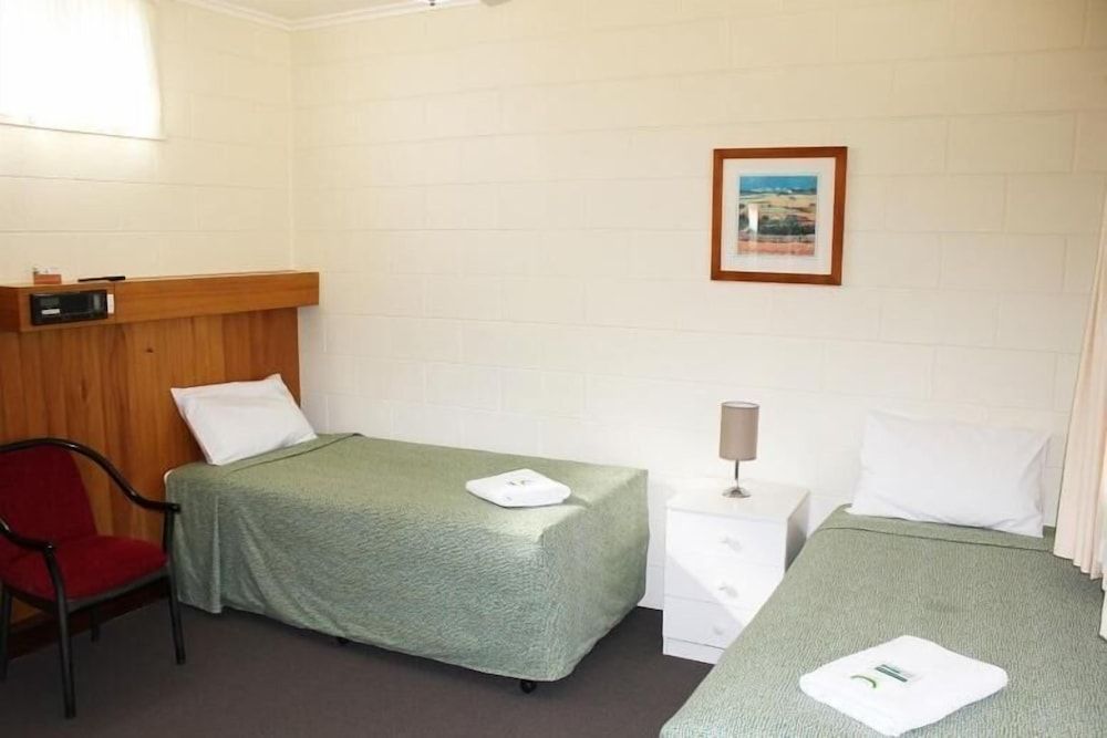 Glossop Motel 2