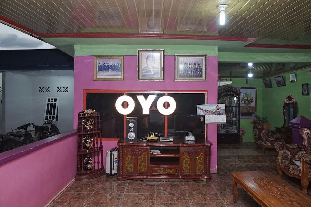 OYO 2410 Intan Hotel 2