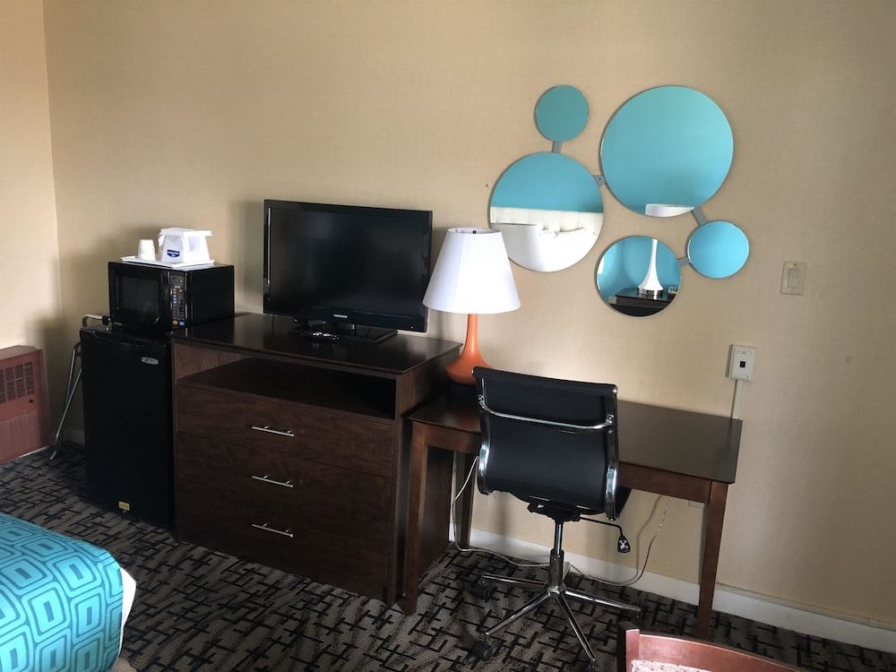 Howard Johnson by Wyndham Hartford South – Rocky Hill 2