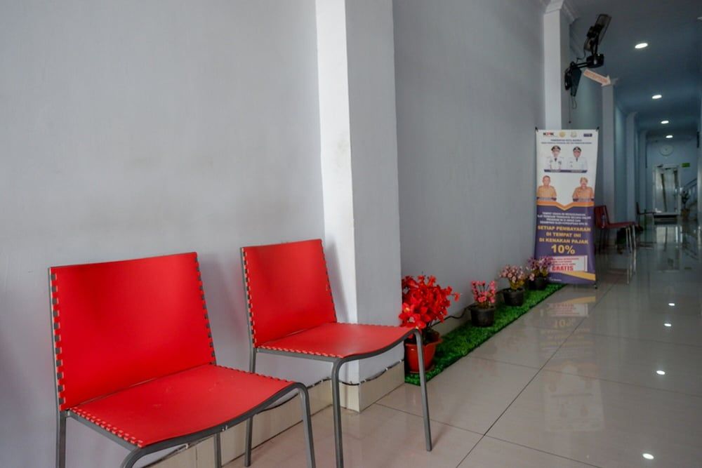 RedDoorz @ Hotel Bravo Pantai Kamali Bau Bau 2