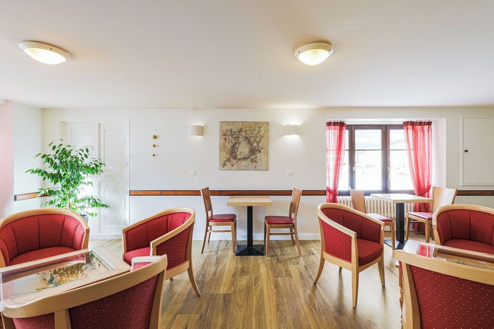 Hôtel Restaurant Les Tilleuls et son espace détente 3