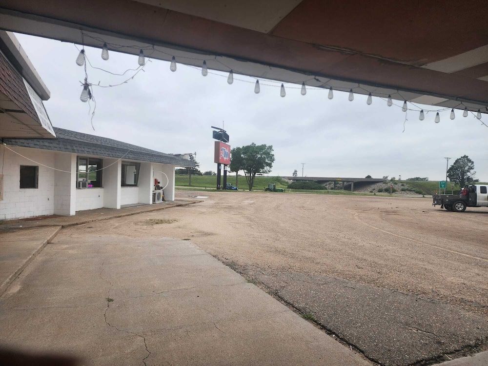 First Inn By OYO Quinter Hwy 70 2 estrellas en Quinter