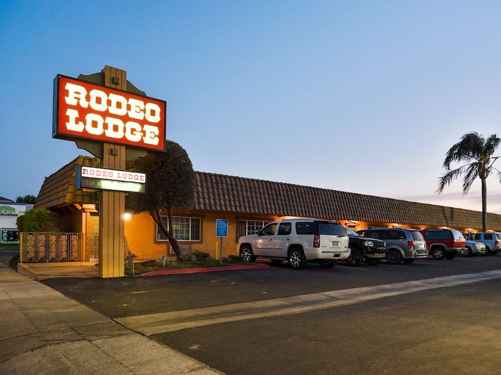 Rodeo Lodge 2 estrellas en Clovis