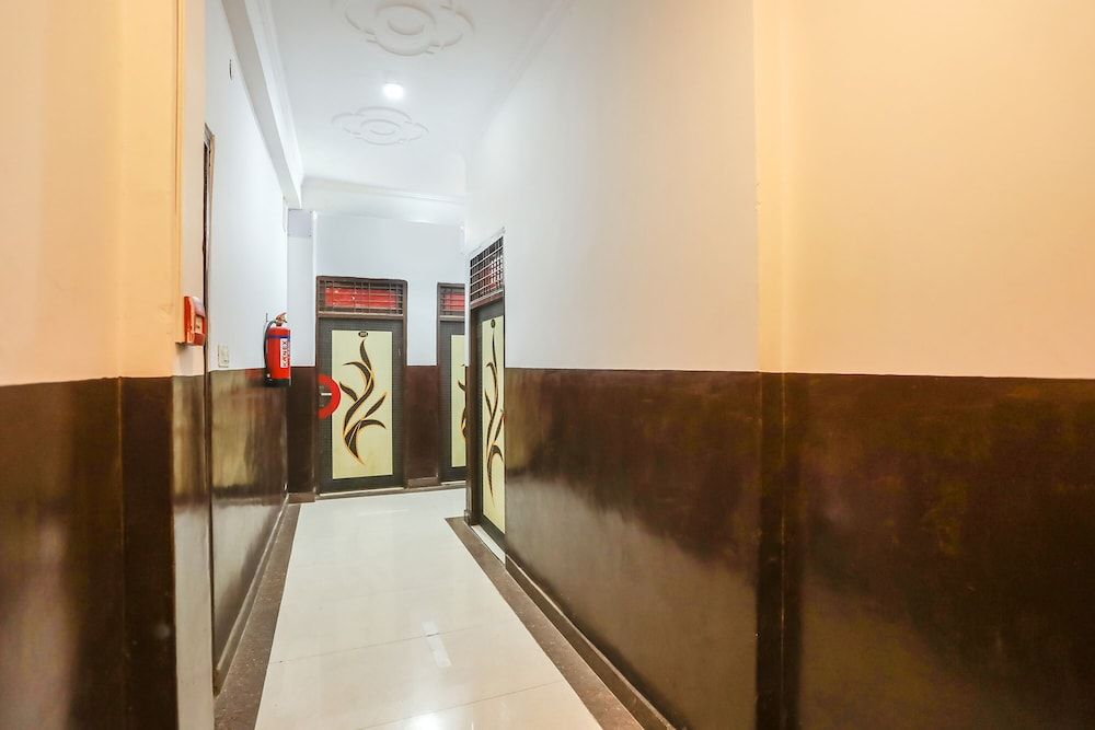 Fabhotel Pranjul Inn 2