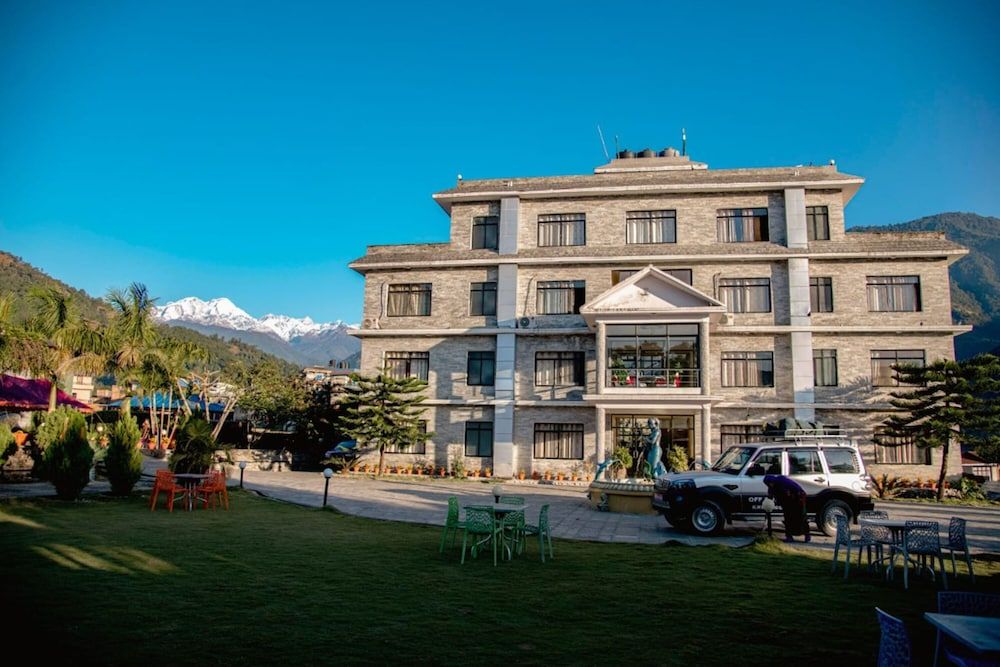 Gateway Himalaya Resort 4 estrellas en Ghanpokhara