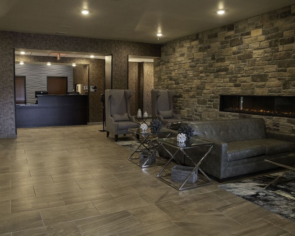 Cobblestone Hotel & Suites - Two Rivers 2
