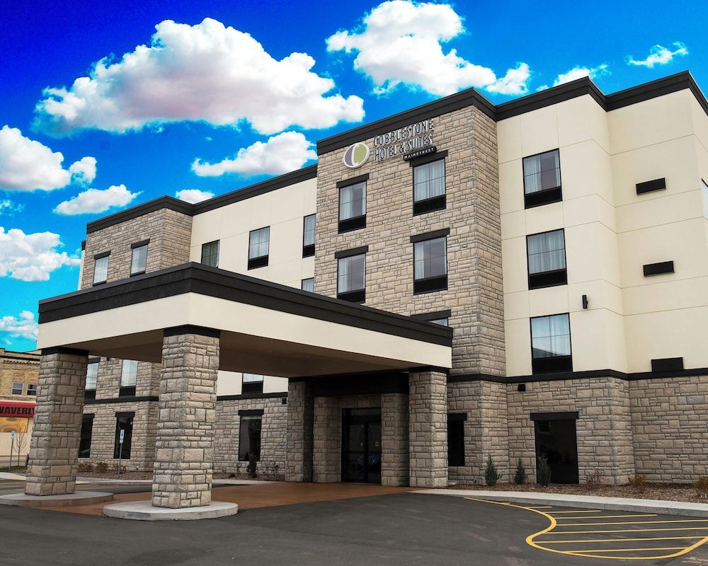 Cobblestone Hotel & Suites - Two Rivers 3 estrellas en Two Rivers