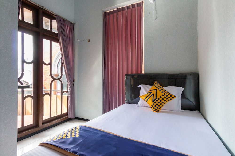 Hotel O Safira Family Residence Syariah 2 estrellas en Lawang