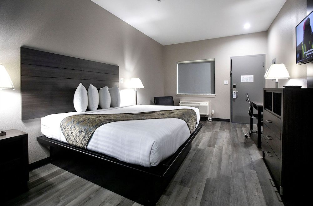 Express Inn 3