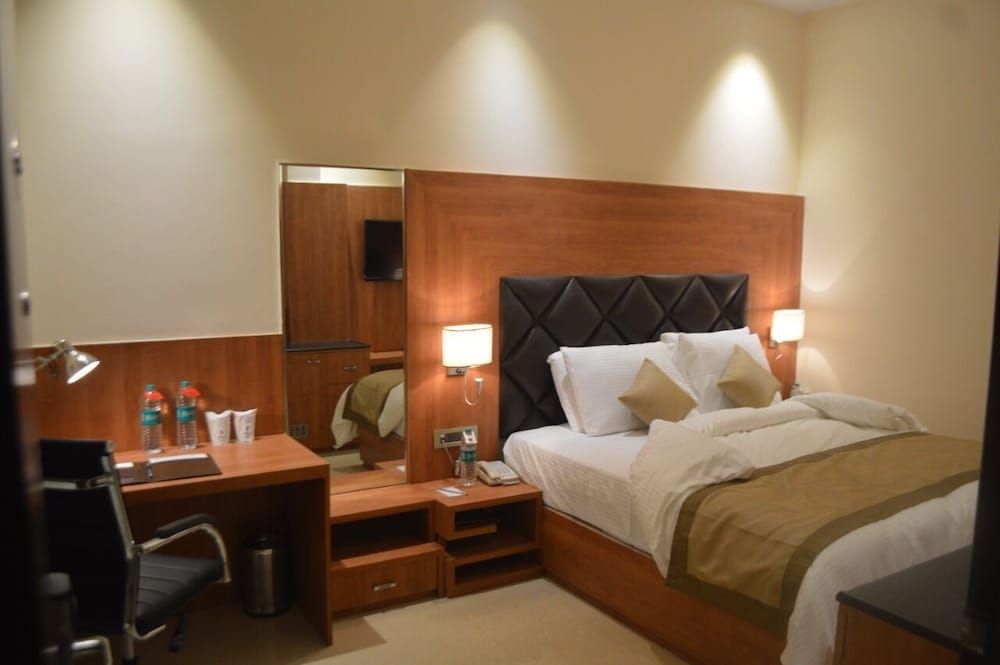 Mayur Hotel & Resort 3