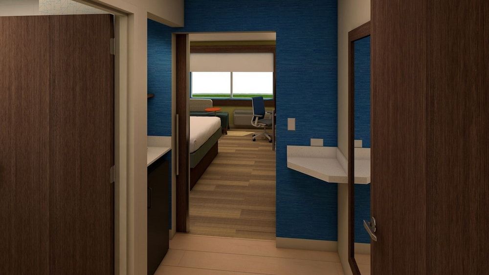 Holiday Inn Express & Suites Aurora by IHG 2