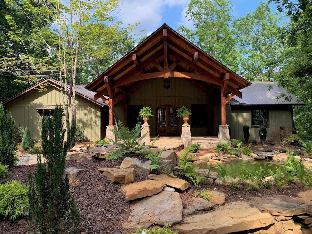 Lake Rabun Hotel & Restaurant 2