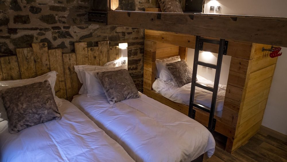 Trail Lodge 2