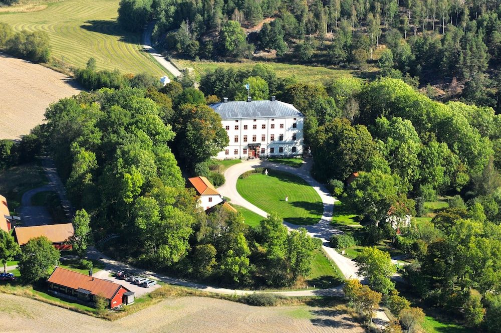 Husby Säteri -1 estrellas en Söderköping