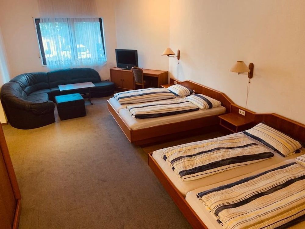 Hotel - Pension - Weller -1 étoiles à Mühlheim am Main
