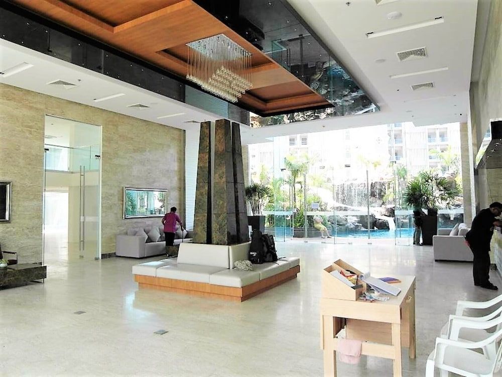 The Cliff sea & Pool Views Studio Apartment Pratumnak Pattaya 2