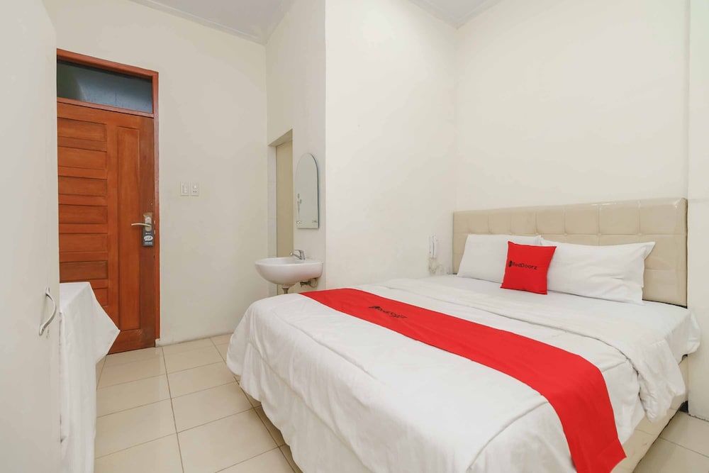 RedDoorz @ Haraito Tarutung 2 estrellas en Tarutung