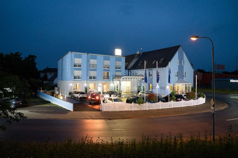 Hotel Restaurant Vater Rhein 3 estrellas en Wörth am Rhein