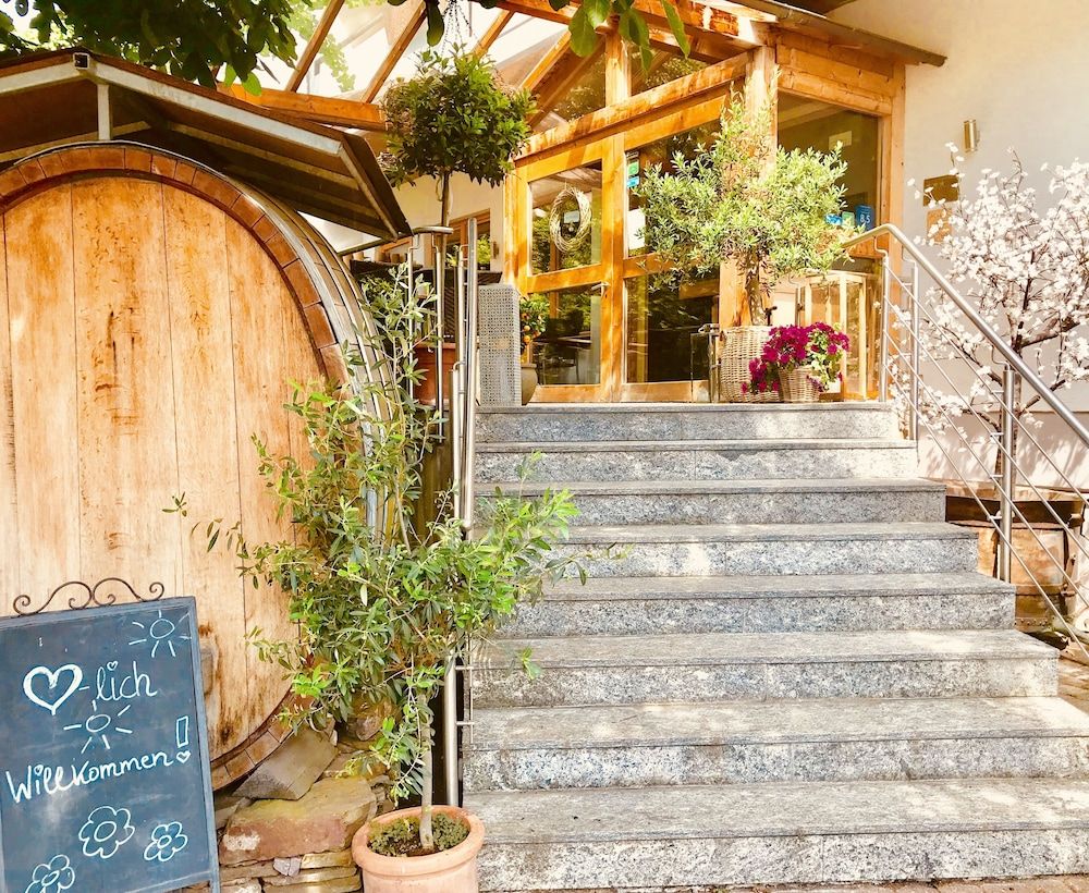Hotel Weingut Dehren -1 estrellas en Ellenz-Poltersdorf