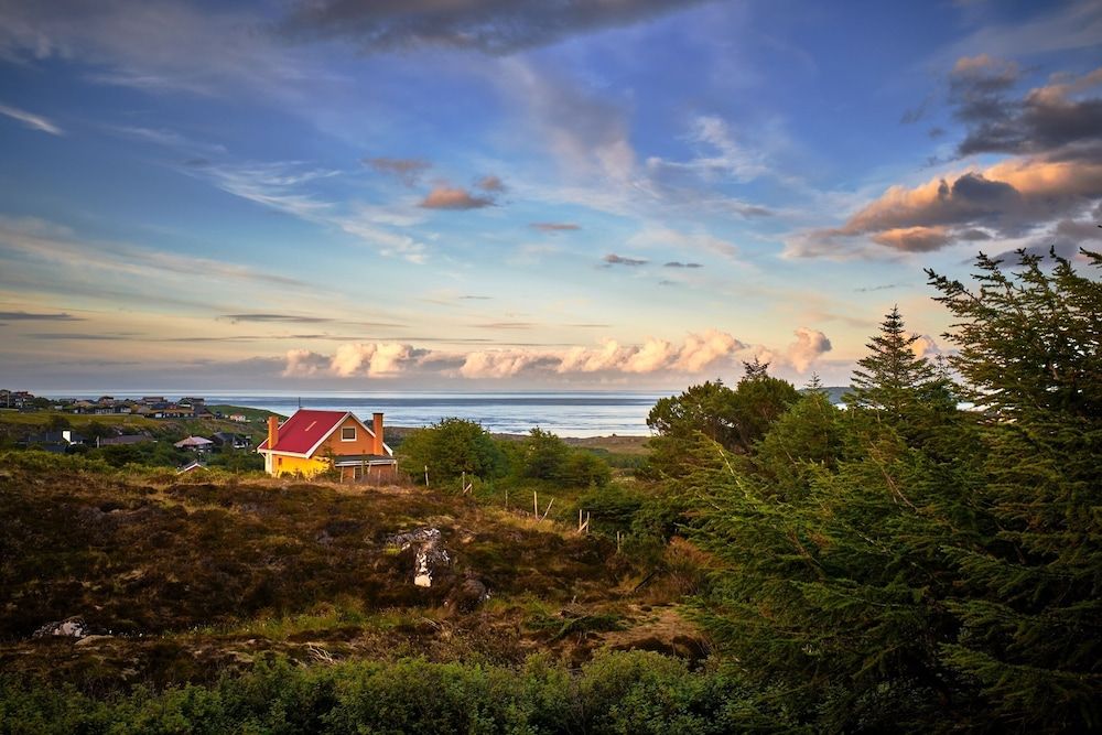 Red Robin - Vacation homes next to Svartifossur waterfall -1 estrellas en Tórshavn