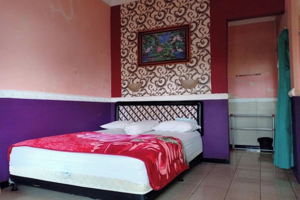 OYO Life 3020 Penginapan Citra Rasa 2 estrellas en Sarangan
