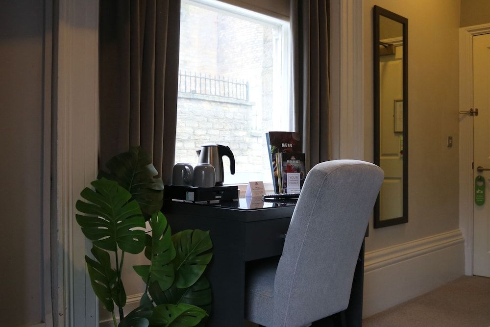 Norfolk Arms Hotel 3