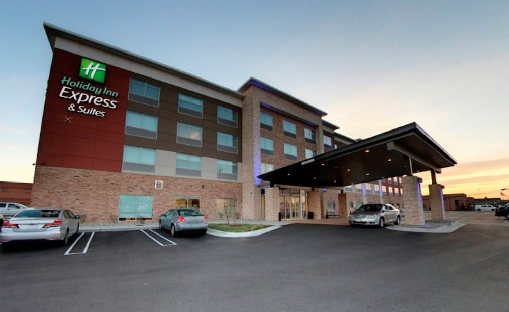 Holiday Inn Express & Suites Detroit North - Roseville by IHG 3 étoiles à Roseville
