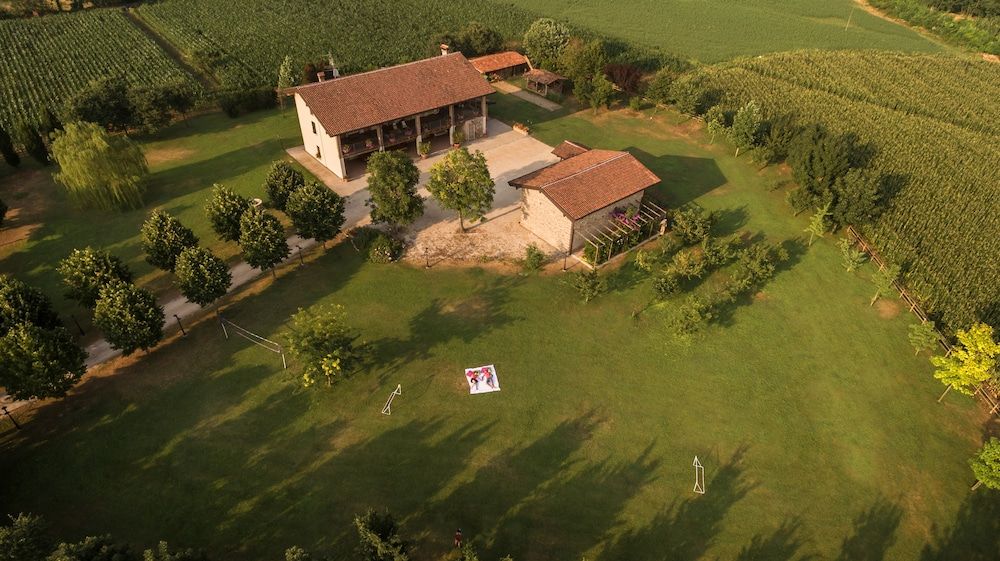 Cascina Serenella B&B -1 estrelas em Calcinato