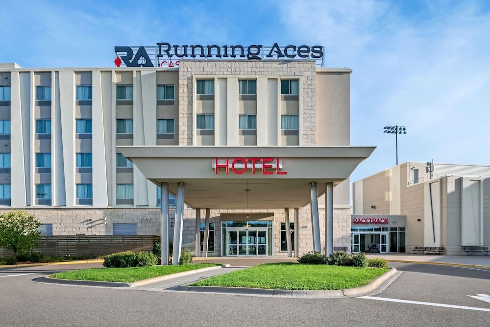 Running Aces Hotel & Casino, Trademark Collection by Wyndham 3 estrellas en Forest Lake