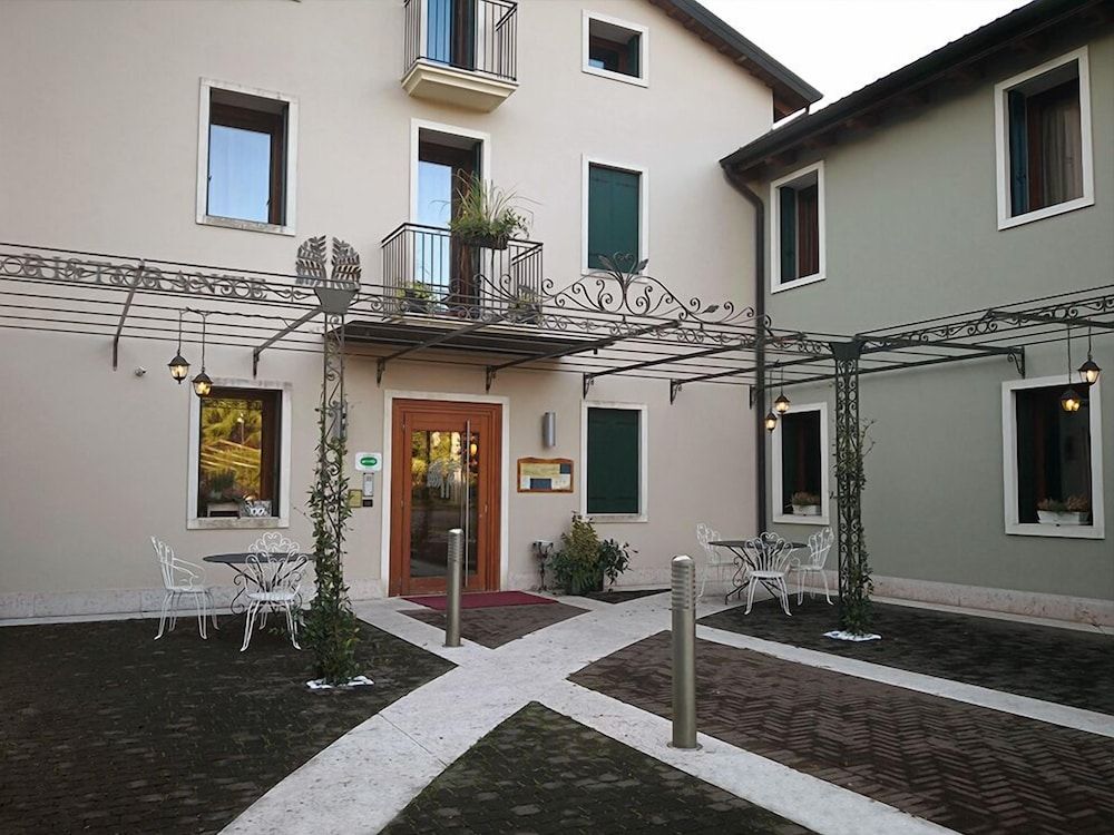 Hotel Ristorante Due Platani 3 estrelas em Cornedo Vicentino