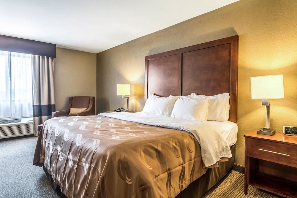 Quality Inn & Suites Salem near I-57 3
