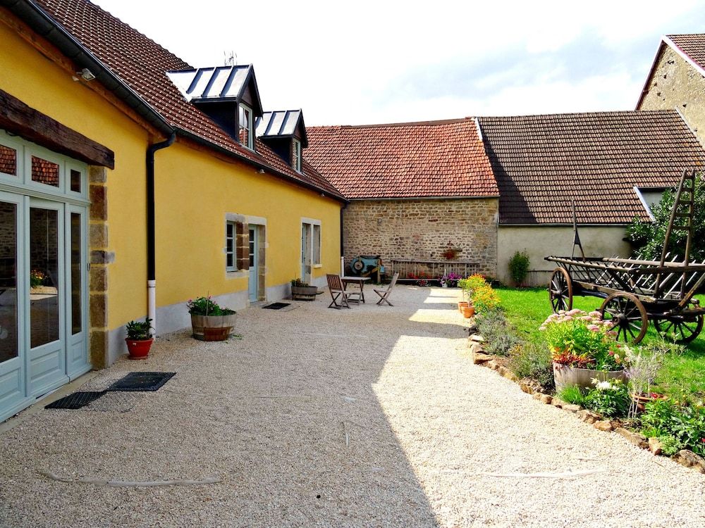 Chambres d'hôtes la Datcha Bourguignonne -1 estrellas en Maconge