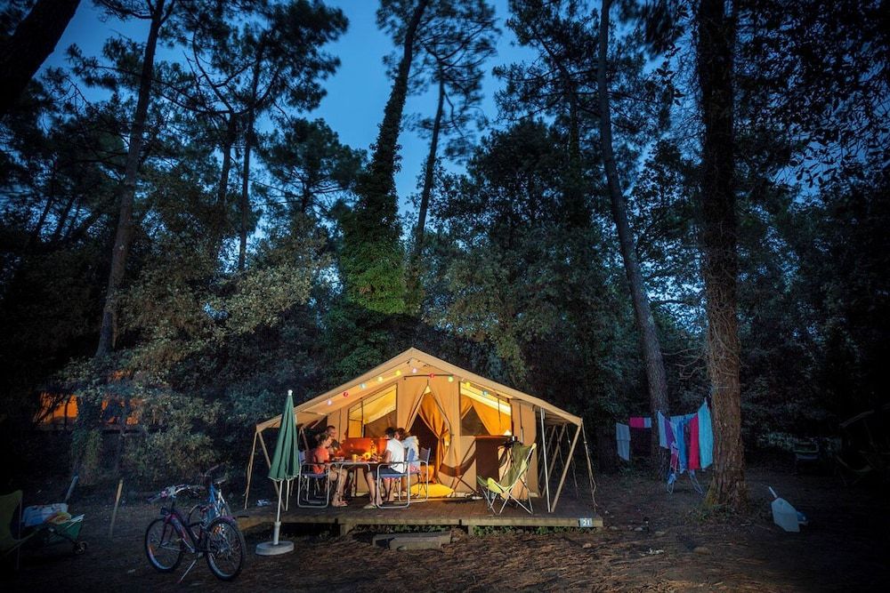 Huttopia Oléron les Chênes Verts -1 estrellas en Dolus-d'Oléron