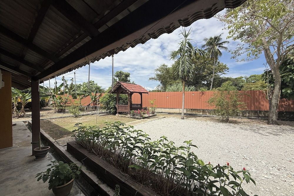 Inapan Taman Herba -1 estrellas en Kepala Batas