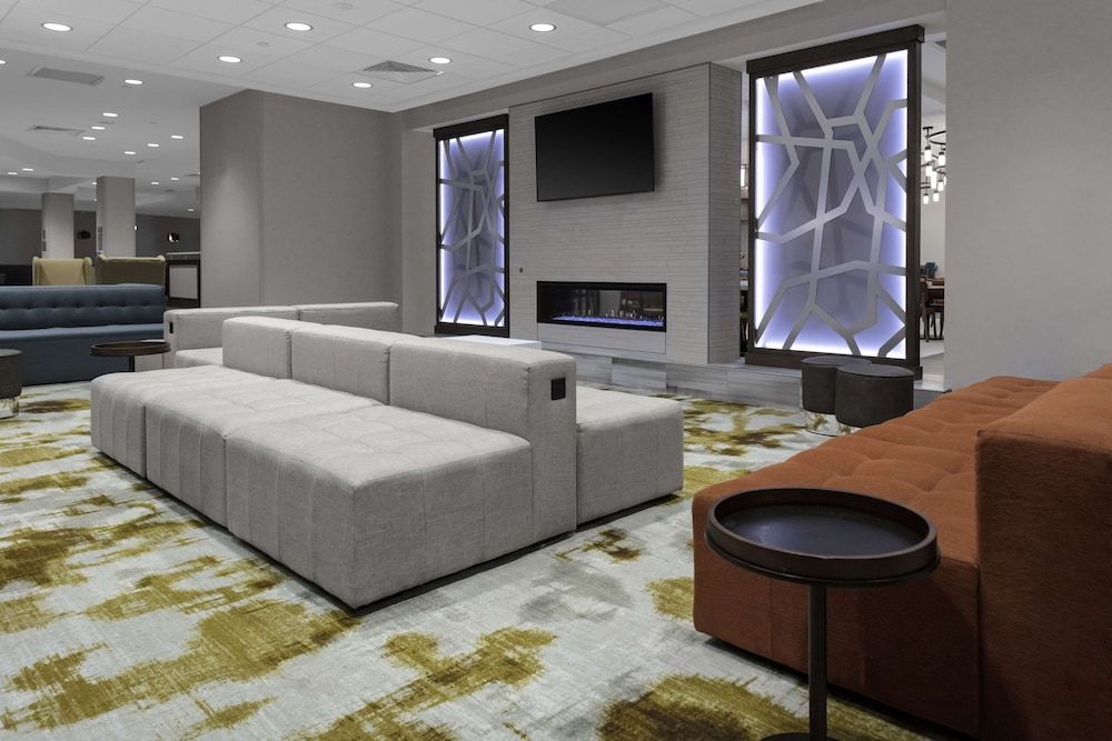 Home2 Suites by Hilton Fort Wayne North 2