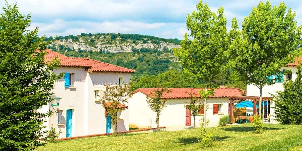 Le Domaine des Cazelles by Ateya Vacances 3 estrellas en Cajarc