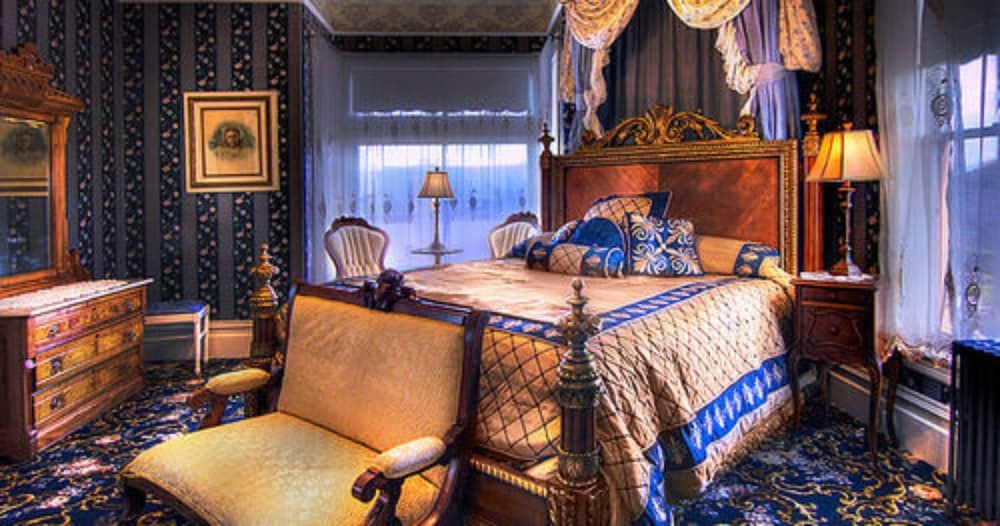 Gingerbread Mansion Inn 3