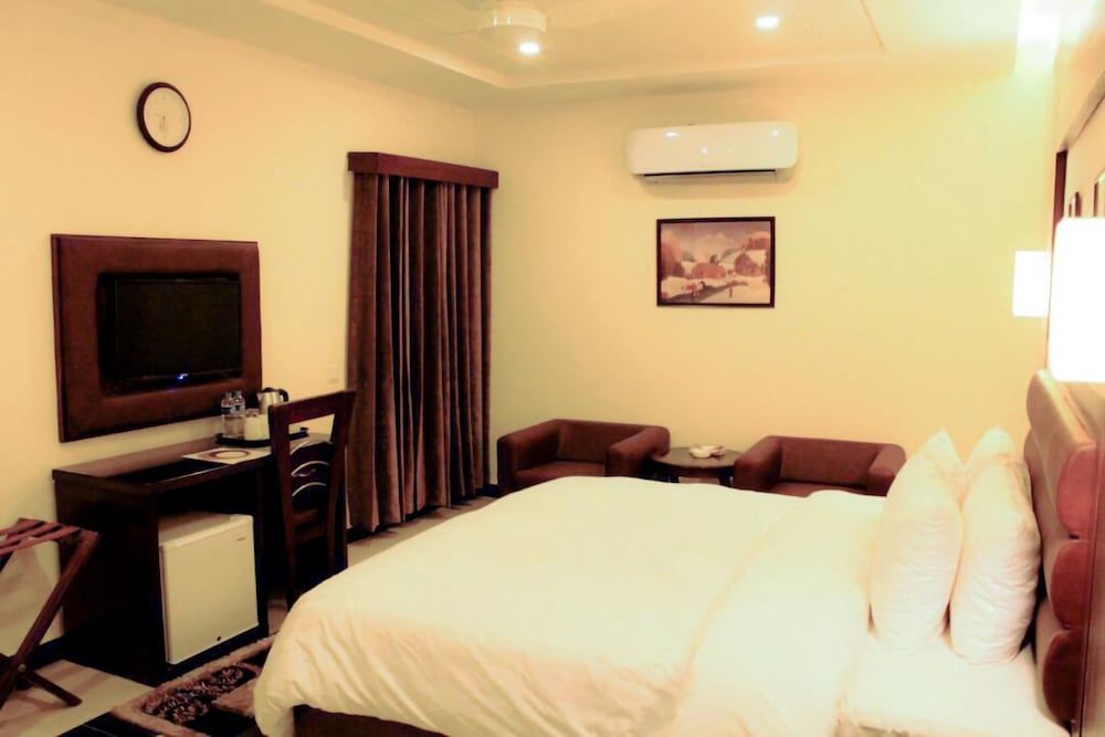 Hotel One DG Khan 4 estrellas en Taunsa