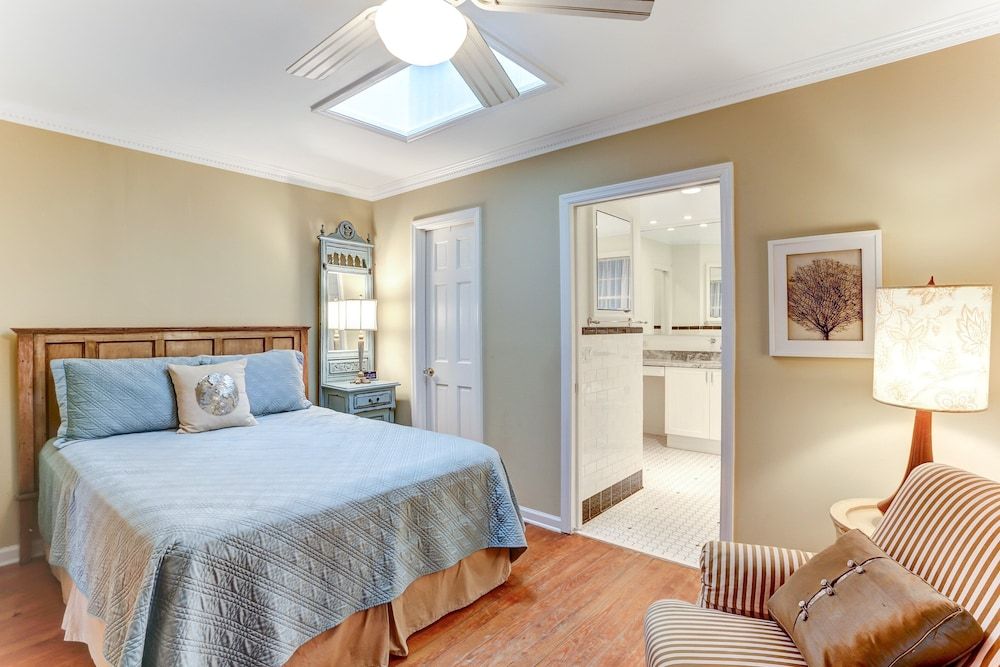 Ocean Ave Spacious Seaside Cottage by RedAwning 2