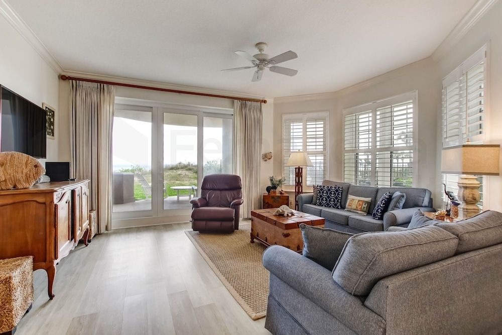 Ocean Place Condo with Direct Access to the Beach by RedAwning -1 estrellas en Fernandina Beach