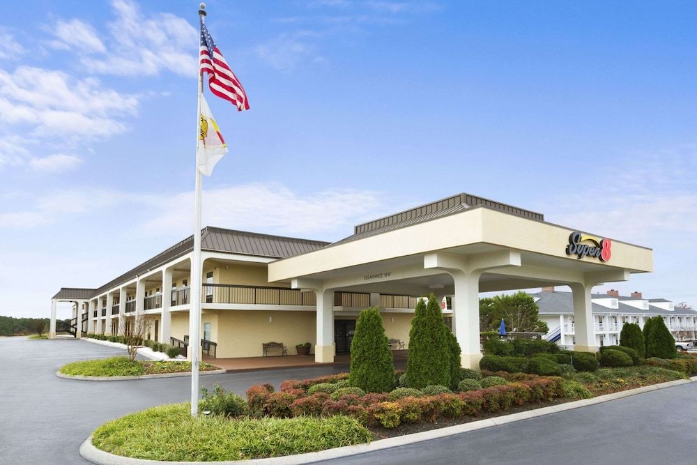 Super 8 by Wyndham Calhoun 2 estrellas en Calhoun