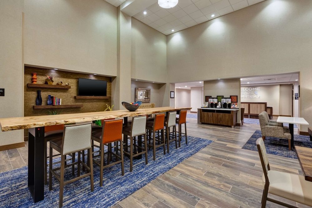Hampton Inn & Suites Wells 2