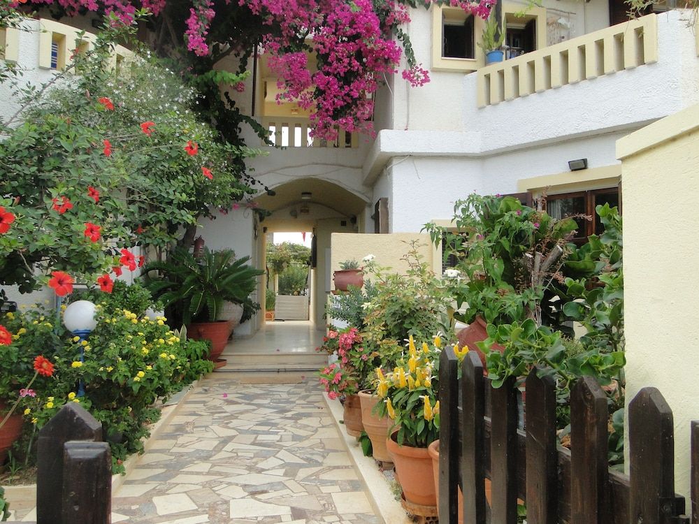 Paradise Inn 1 estrellas en Milatos