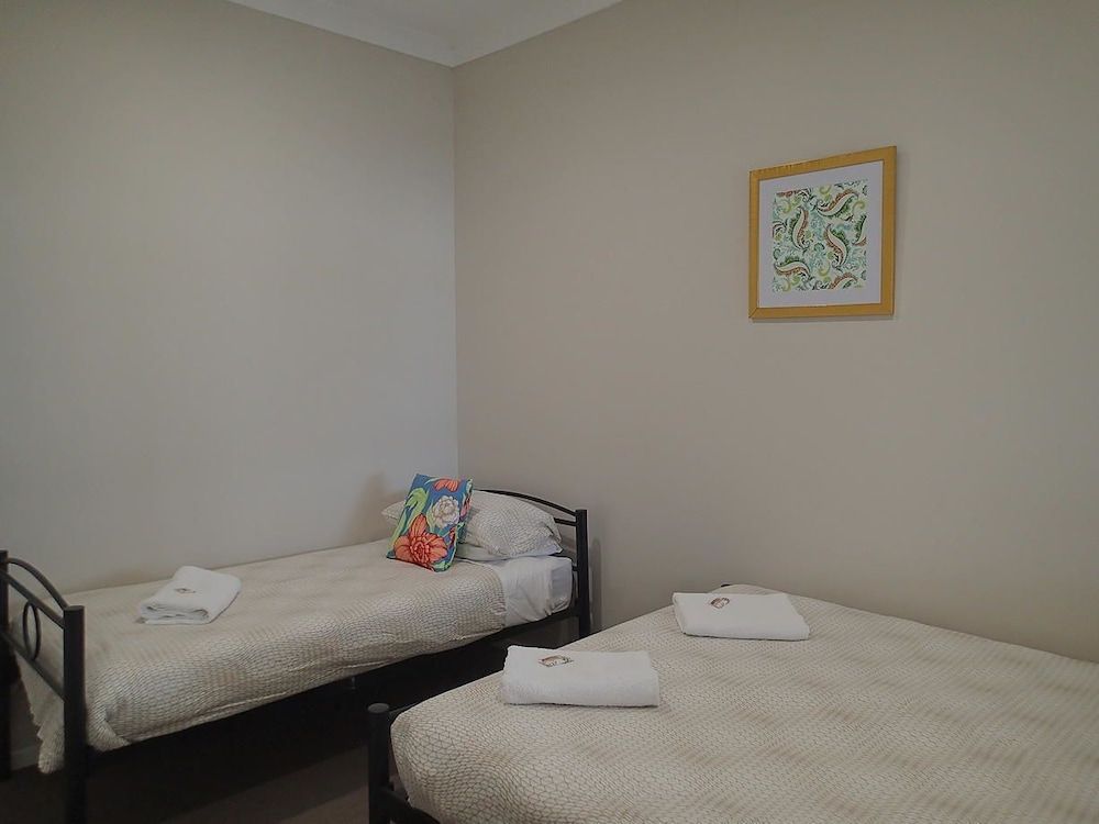 Dungowan Waterfront Apartments 3