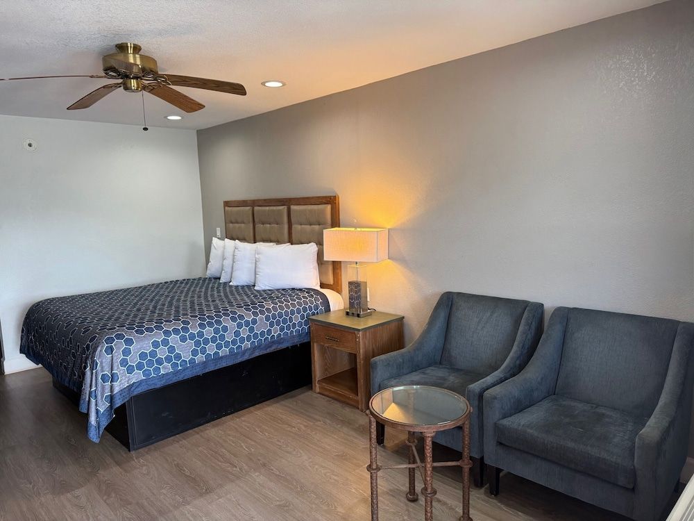 WESTERN INN 2