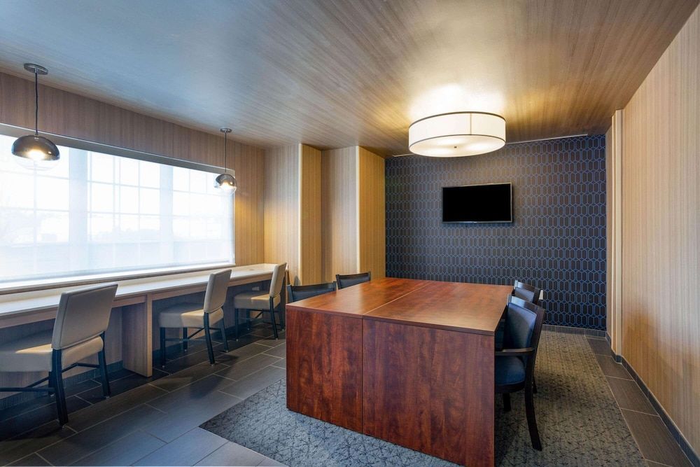 Microtel Inn & Suites by Wyndham South Hill 2